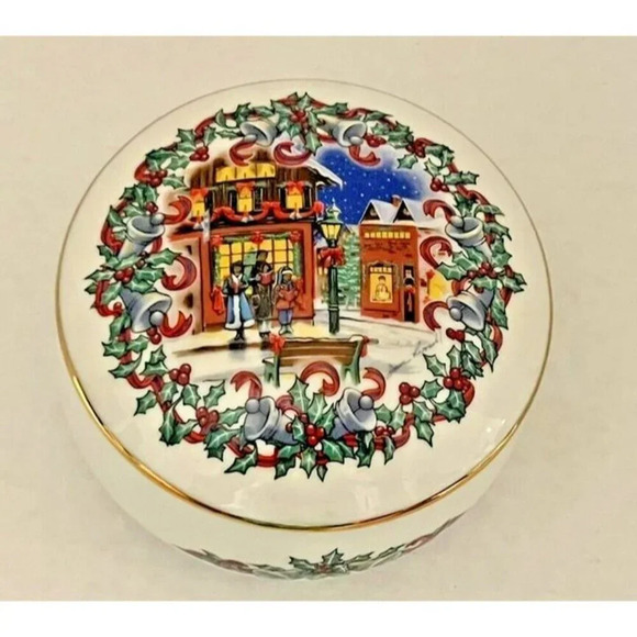 Melodies of Christmas‎ Heritage House 1992 Silver Bells Dickens Round Music Box - Picture 2 of 5